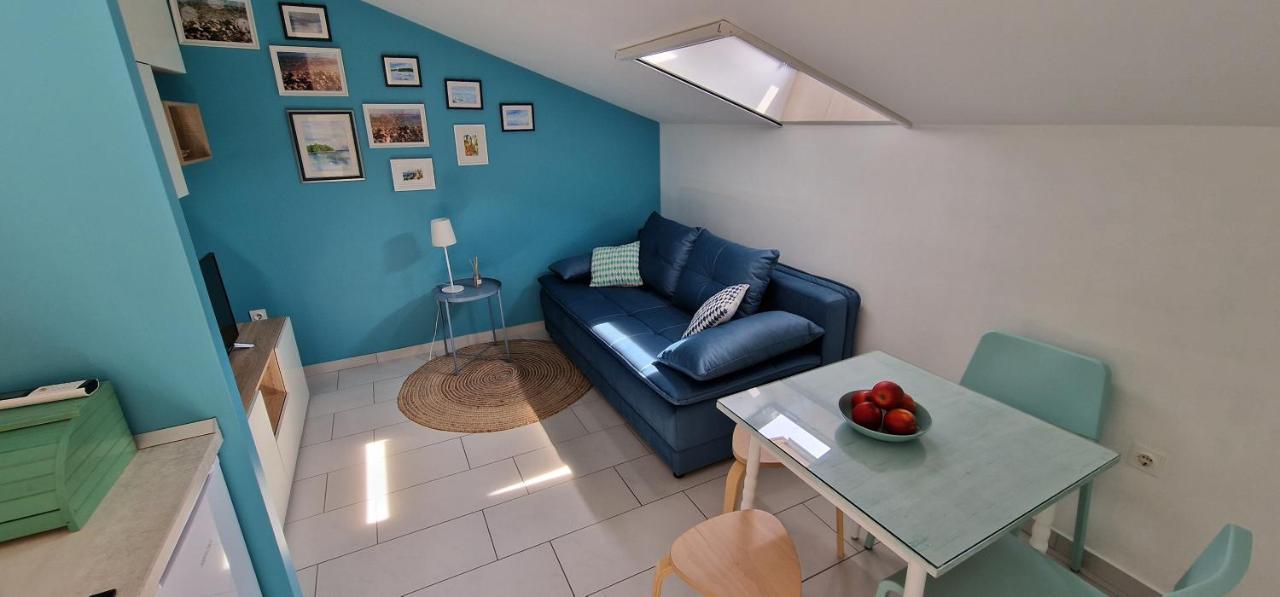 Apartmani Eladora Biograd Na Moru Bagian luar foto