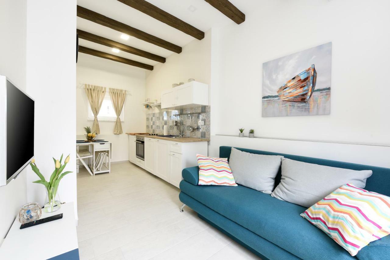 Apartmani Eladora Biograd Na Moru Bagian luar foto