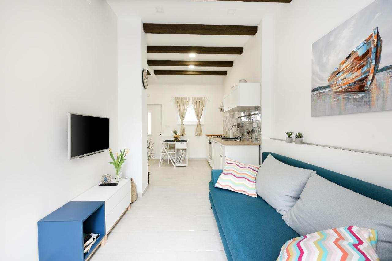 Apartmani Eladora Biograd Na Moru Bagian luar foto