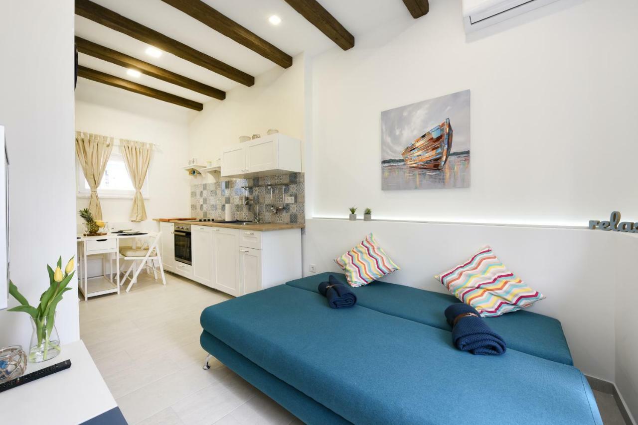 Apartmani Eladora Biograd Na Moru Bagian luar foto