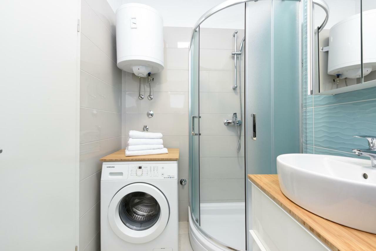 Apartmani Eladora Biograd Na Moru Bagian luar foto